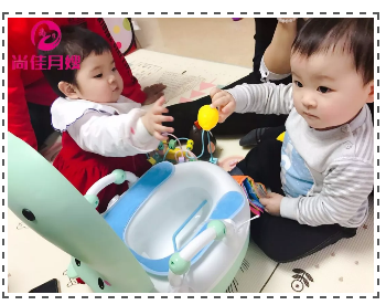 尚佳專業月嫂丨鍛煉丨寶寶什么階段可以引導如廁
