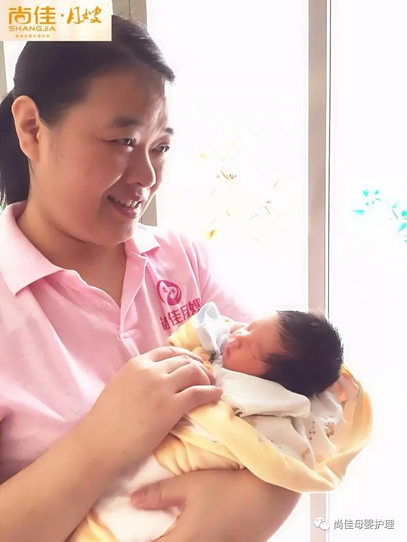 尚佳專業月嫂 | 母親生病丨 是否需停止哺乳？