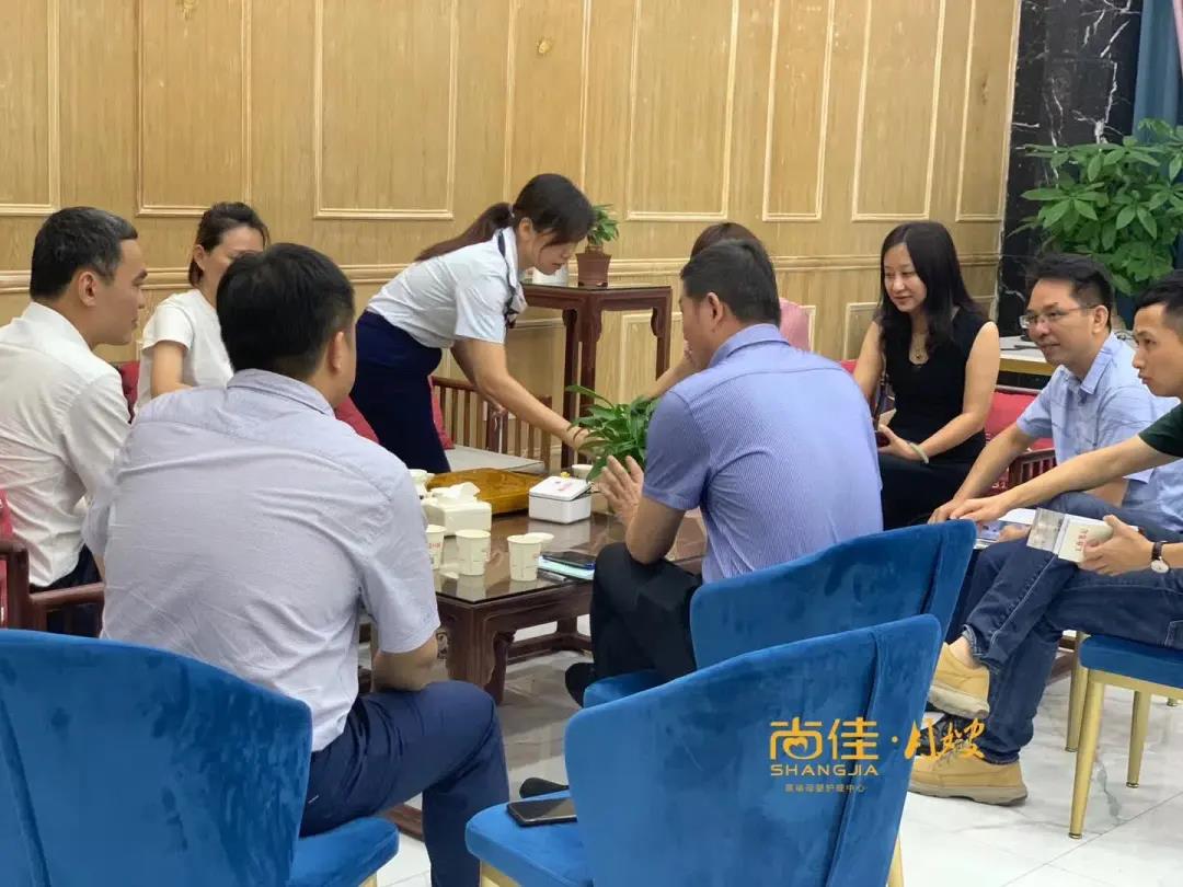 尚佳專業月嫂丨市、區領導關心尚佳發展，勉勵為“南粵家政”做出積極貢獻